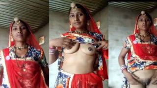 बला की भाभी, चूत दिखाते हुए मचा रही है तबाही! हिंदी XXX धमाका।