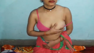 गुजारत‍ी भाभी का सेक्सी शो, चूंही दिखाओ!