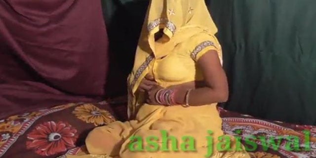 नई हिंदी पोर्न वीडियो - भाभी की चुदाई, Doggystyle एक्शन