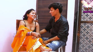 हिन्दी में देसी बीएफ का अमेजिंग XXX शो - अब देखो!