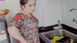 चुदाई वीडियो: चोर ने भाभी को दिया झटका।