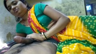 बिहारी XXX: देसी भाभी का उत्तेजक एमएमएस स्कॅंडल। गांव सेक्स का तड़का।