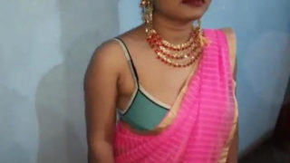 नई हिंदी XXX वीडियो - टीचर की चूत चुदाई का मज़ा।