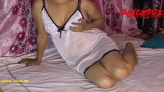 Anita college girl ki chuti chadai, desi porn video online.