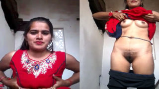 देहाती भाभी का सेक्सी वीडियो, चूत दिखाई और उत्तेजना!