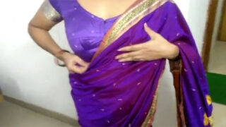 Desi Porn में मराठी भाभी का Fucking Videos देखें, दिल खुश हो जाएगा।