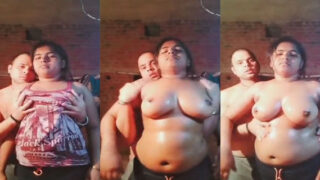 देहाती बालाएं, चूंचिं दिखा रही हैं! हिंदी एमएमएस में हॉट सीन।