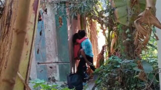 कोलकाता की ये देसी लवर्स, खुले में कर रहे हैं कमाल। गर्लफ्रेंड सेक्स MMS लीक।