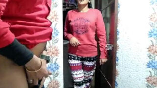 बहेन ने भाई को पकड़ा, प्राइवेट मोमेंट लीक हुआ!