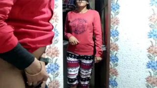 नई हिंदी XXX वीडियो! भाई-बहन के बीच शर्मनाक मंज़र।