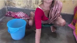 हिंदी पॉर्न वीडियो: नौकरानी का चूत चुदाई, देखें ऑनलाइन