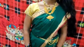 सुपर हॉट मराठी लड़की, चूत चुदाई में मज़ा।