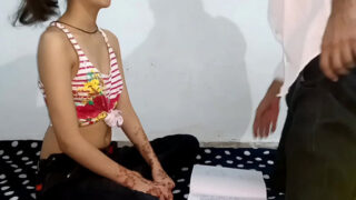 चुदाई वीडियो में टीचर और स्टूडेंट की हॉट अदाएं – देसी पॉर्न