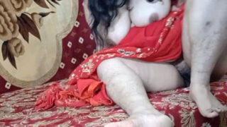 हॉट भाभी की चुदाई, वैलेंटाइन दे पर। इंडियन सेक्स वीडियो ऑनलाइन।