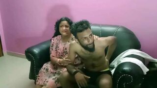 भांजा के साथ चटाई पर चुदाई, XXX वीडियो।