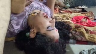 हिंदी XXX वीडियो: भाभी से गांड चुदाई, लंड का मज़ा।