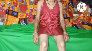 देसी गर्ल का होम सेक्स वीडियो, वो कर रही है बहुत कुछ।