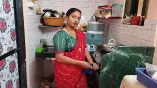 रसोई घर में साली को खूब चोदा - हॉट सीन।