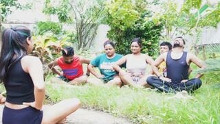 शिक्षक और छात्रा का ज़बरदस्त समूह सेक्स, देखो वीडियो ऑनलाइन।